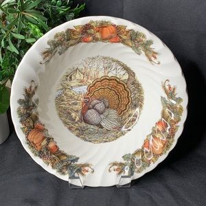 Queen’s HARVEST BOUNTY 9 1/2” round serving bowl